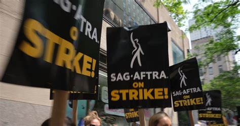 SAG-AFTRA reviewing 'last, best and final' offer
